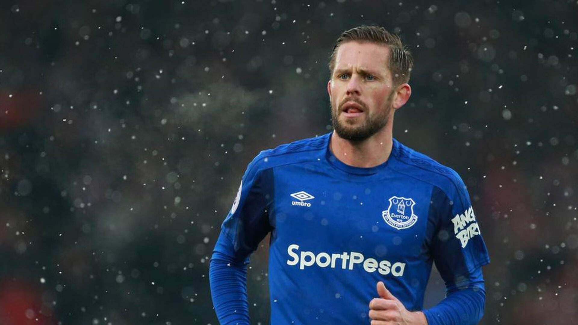 【爱电脑版】中超联赛激战正酣,争冠保级悬念迭起