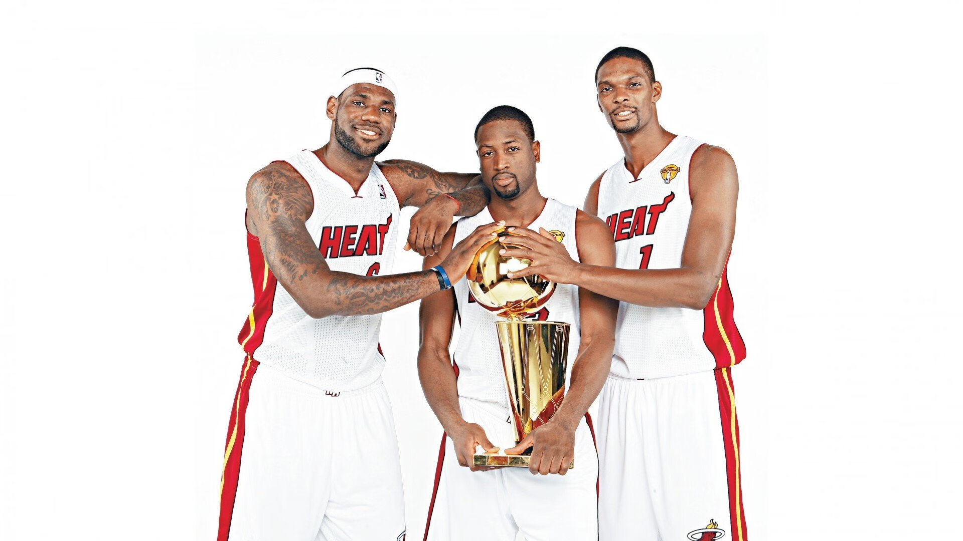 夏季转会市场风云再起,豪门争夺战与潜力新星引关注